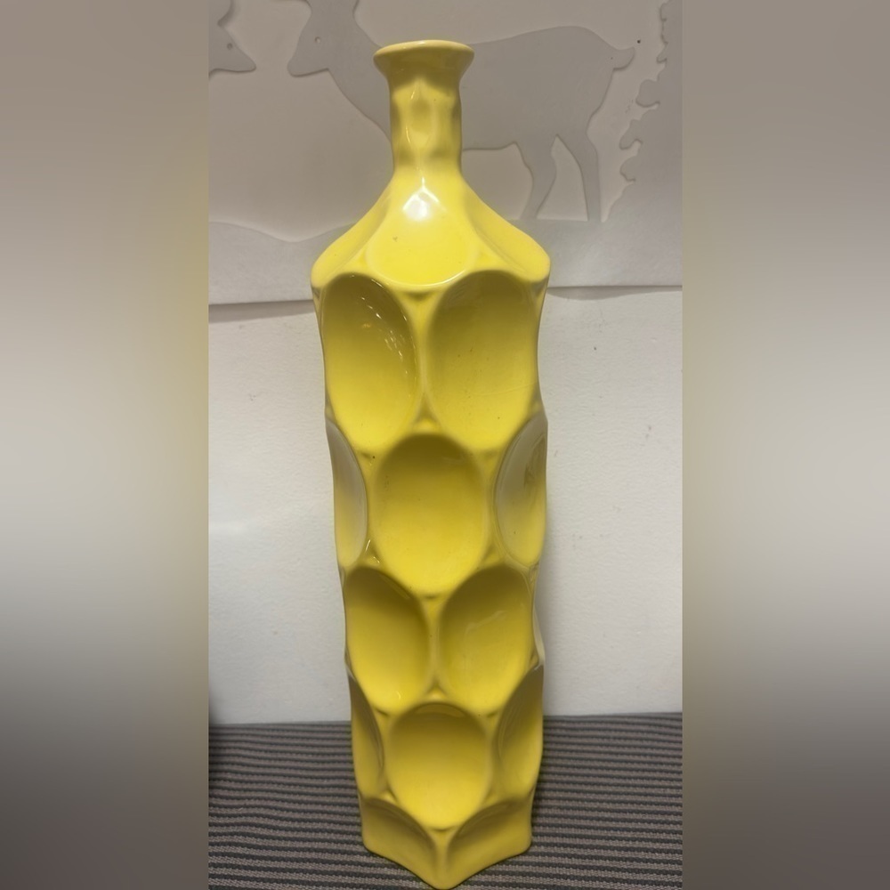 Decor - Picture 2 of 6